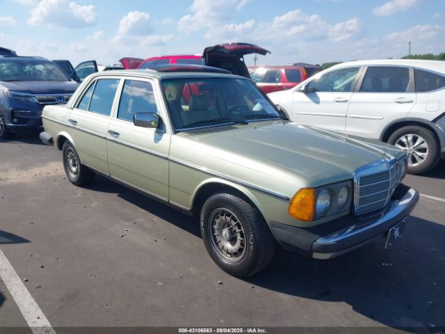 1984 MERCEDES-BENZ 300 WDBAB33A2EA138482