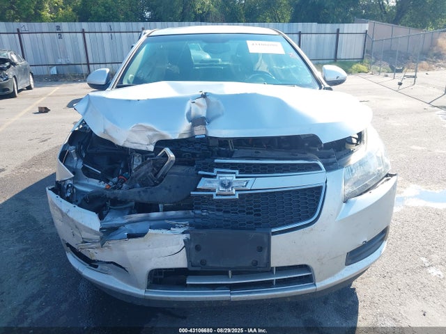 1G1P75SZ0E7299435 Chevrolet luz