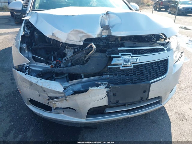 1G1P75SZ0E7299435 Chevrolet luz