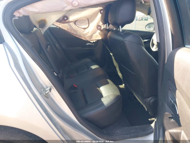 1G1P75SZ0E7299435 Chevrolet luz