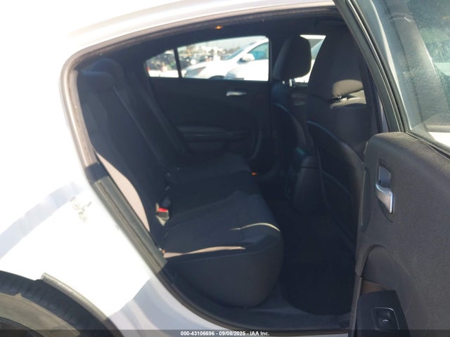 2C3CDXHG1GH267265 Dodge 2016