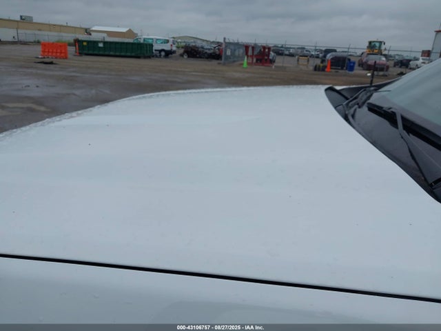 1GCPWBEK4MZ338313 Chevrolet l3b