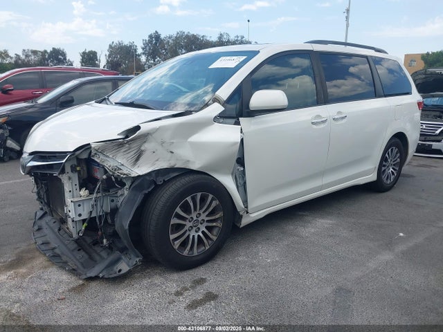 Toyota 2gr-fks 2018 5TDYZ3DC8JS951656 Image 2