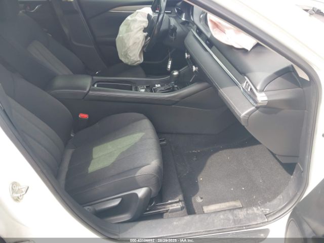 2018 MAZDA MAZDA6 JM1GL1UM4J1311547 Photo 4