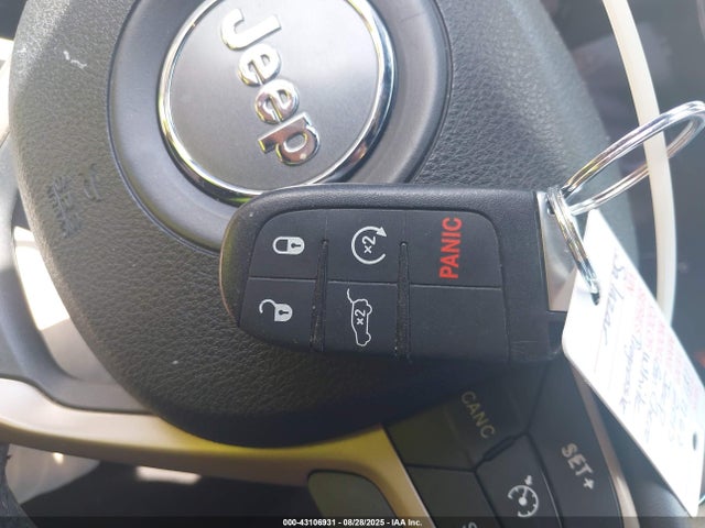 1C4RJFBG3FC756981 Jeep Grand Cherokee