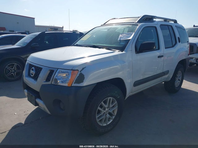 Nissan Xterra 2015 5N1AN0NW2FN663354 Image 2