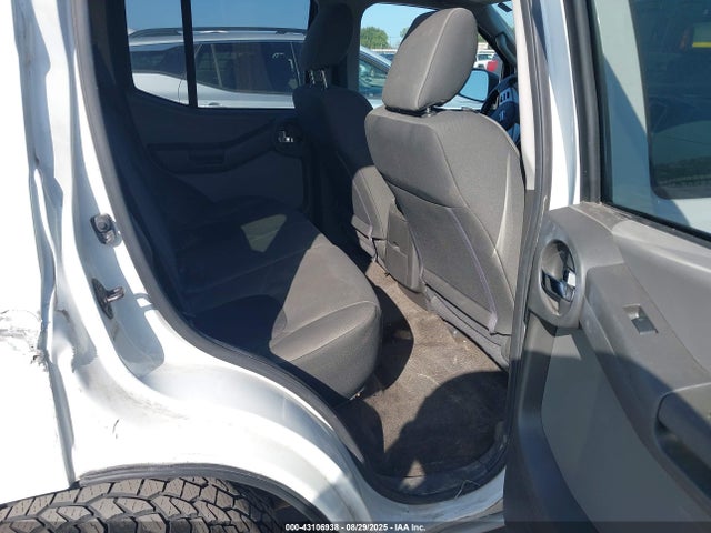 Nissan Xterra 2015 5N1AN0NW2FN663354 Image 8