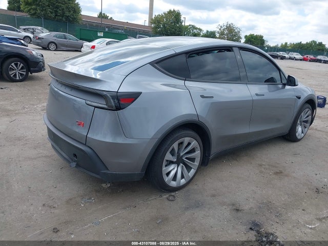 2026 TESLA MODEL Y 7SAYGDEE0TA381400 Photo 3