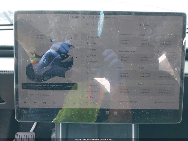 2026 TESLA MODEL Y 7SAYGDEE0TA381400 Photo 6