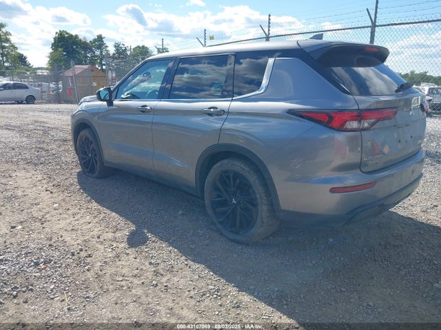 2022 MITSUBISHI OUTLANDER JA4J4UA8XNZ069053 Photo 2