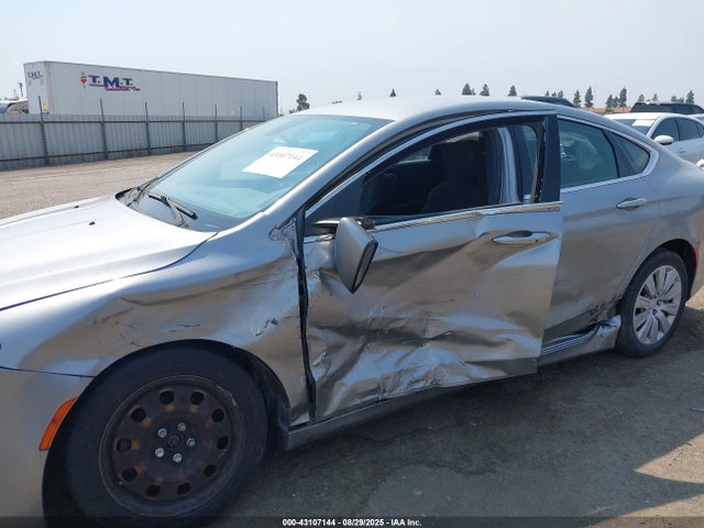 1C3CCCFB2FN633341 Chrysler 2015
