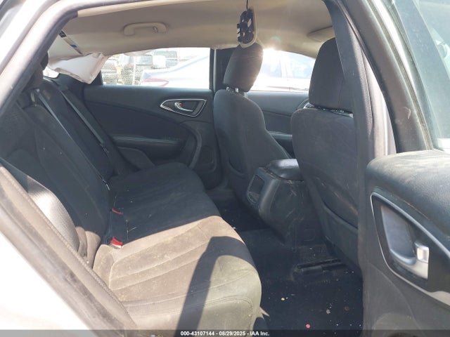 1C3CCCFB2FN633341 Chrysler 2015