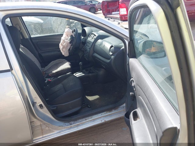 Nissan Versa 2016 3N1CN7AP3GL841216 Image 5