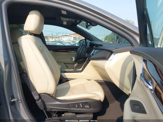 2017 CADILLAC XT5 1GYKNERS5HZ267566 Photo 4