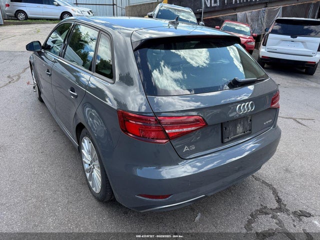 2017 AUDI A3 E-TRON WAUUPBFF8HA048692 Photo 2