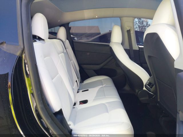 2024 TESLA MODEL Y 7SAYGDEEXRA238558 Photo 7