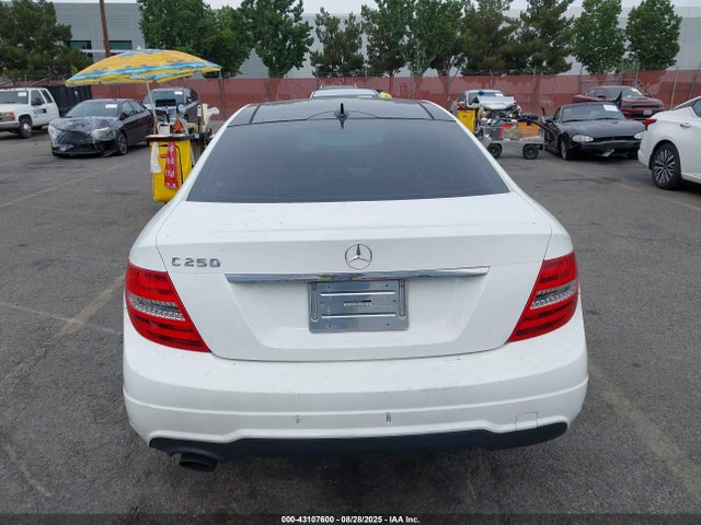 Mercedes-Benz C-Class 2014 WDDGJ4HB3EG282387 Image 17