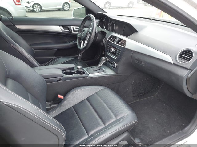 Mercedes-Benz C-Class 2014 WDDGJ4HB3EG282387 Image 5
