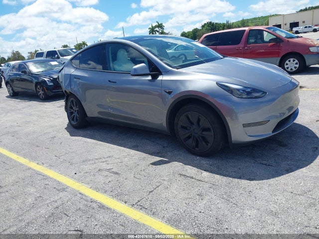 2025 TESLA MODEL Y 7SAYGDED6SF255115 Photo 0