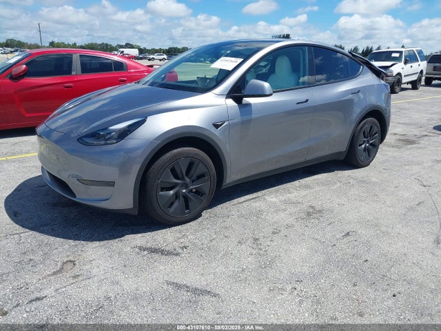2025 TESLA MODEL Y 7SAYGDED6SF255115 Photo 1