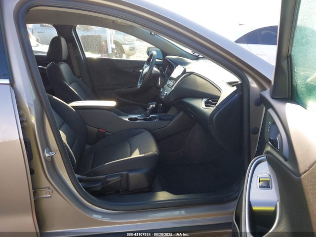1G1ZD5ST5SF138013 Chevrolet lfv