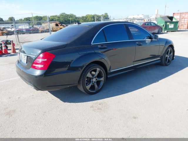 2011 MERCEDES-BENZ S 550 WDDNG8GB1BA409344 Photo 3