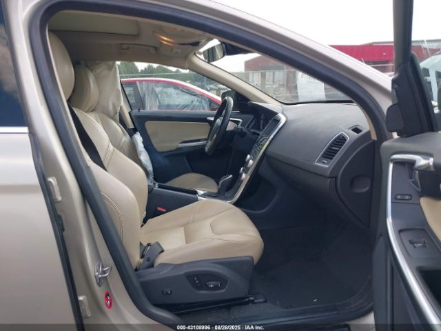 2017 VOLVO XC60 YV440MDR6H2211623 Photo 4