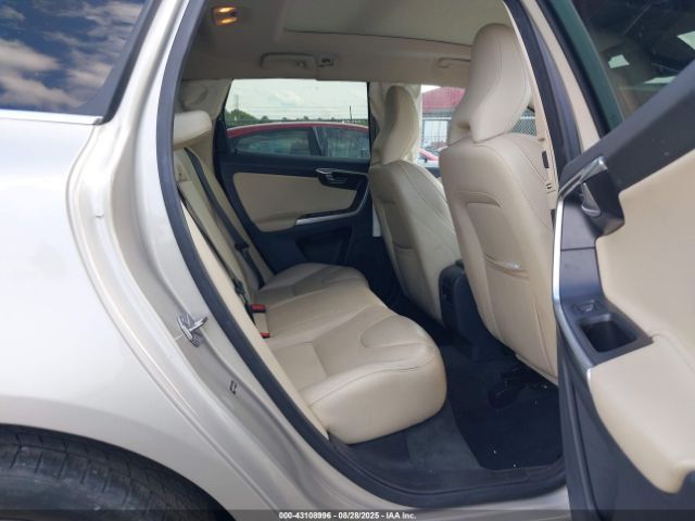 2017 VOLVO XC60 YV440MDR6H2211623 Photo 7