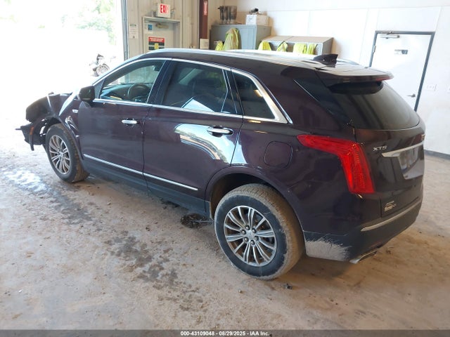 2018 CADILLAC XT5 1GYKNDRS6JZ186883 Photo 2