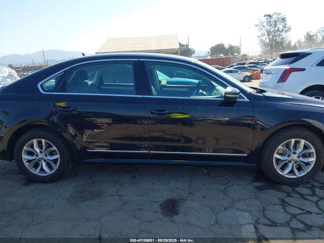 1VWAT7A3XHC083053 Volkswagen tsi