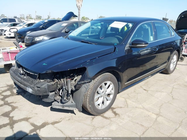 1VWAT7A3XHC083053 Volkswagen tsi