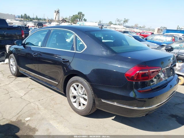 1VWAT7A3XHC083053 Volkswagen tsi