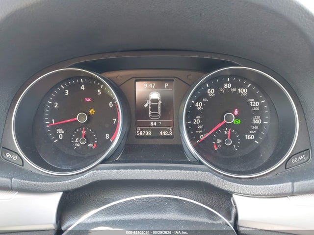 1VWAT7A3XHC083053 Volkswagen tsi