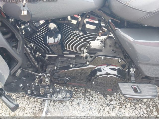 2022 HARLEY-DAVIDSON FLHTK 1HD1KEF11NB618286 Photo 8