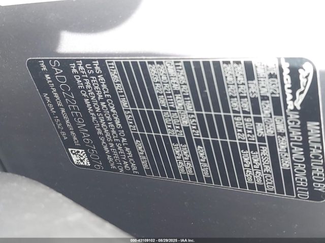 2021 JAGUAR F-PACE SADCZ2EE9MA675076 Photo 8