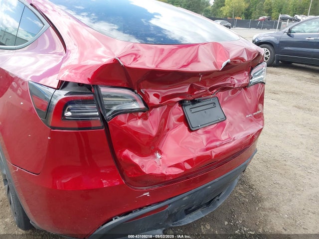 2024 TESLA MODEL Y 7SAYGAEE9RF116145 Photo 5