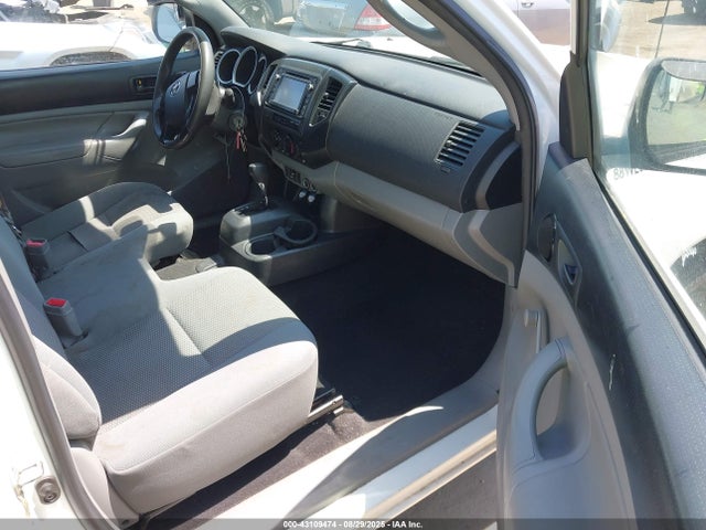 Toyota 2tr-fe 2014 5TFNX4CN7EX034208 Image 5