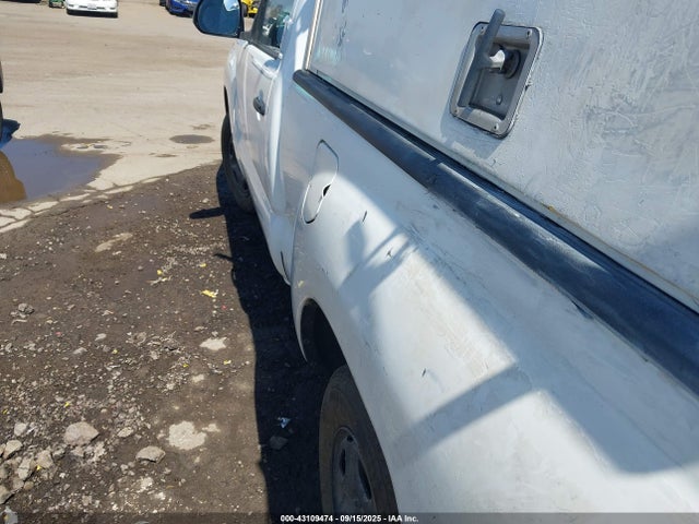 Toyota 2tr-fe 2014 5TFNX4CN7EX034208 Image 6