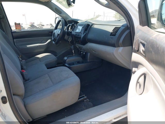 5TFNX4CN4EX033968 Toyota 2tr-fe