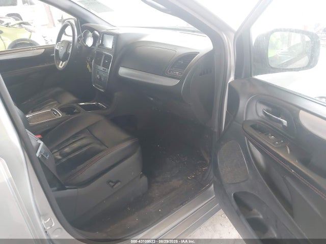 2C4RDGEG4JR205869 Dodge Grand Caravan