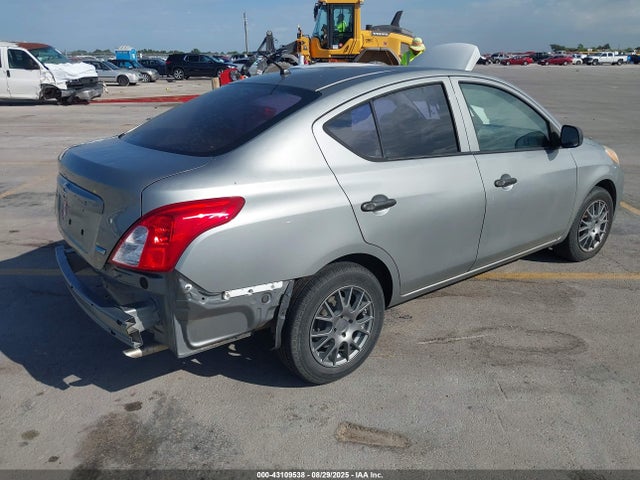 Nissan Versa 2014 3N1CN7AP4EL861908 Image 4