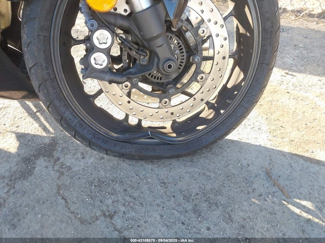 JYARM38Y6NA000766 Yamaha Yzf690