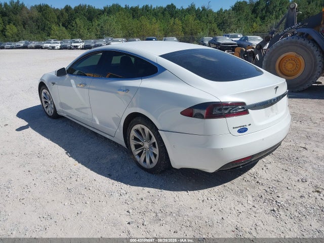 2016 TESLA MODEL S 5YJSA1E13GF149236 Photo 2