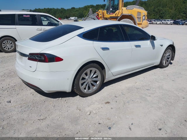 2016 TESLA MODEL S 5YJSA1E13GF149236 Photo 3