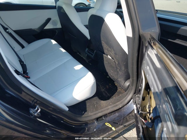 Tesla MODEL 3 2024 5YJ3E1EA5RF831823 Image 8