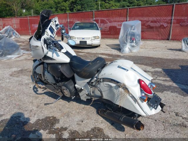 2017 INDIAN MOTORCYCLE CO. CHIEFTAIN 56KTCAAA5H3345157 Photo 2