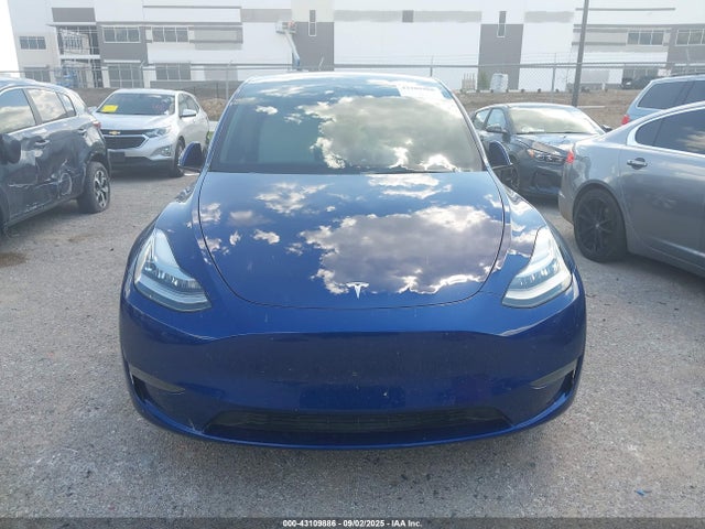 5YJYGDEE2MF197688 Tesla Model Y