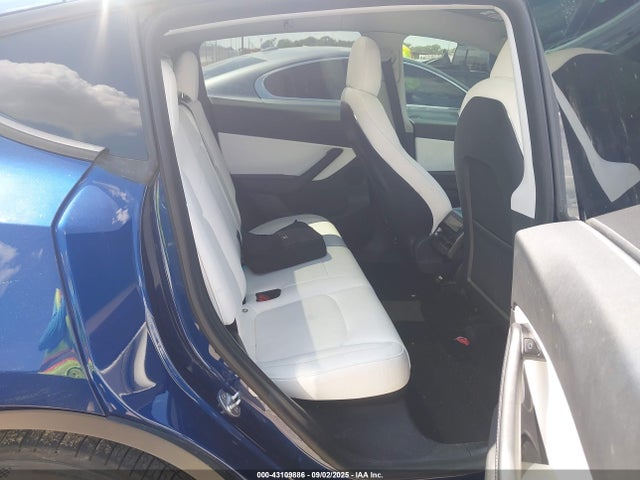 5YJYGDEE2MF197688 Tesla Model Y