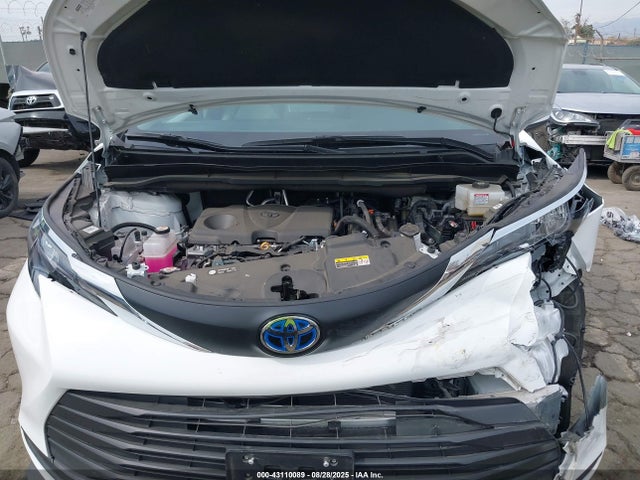 5TDKRKEC8RS222356 Toyota SIENNA LE