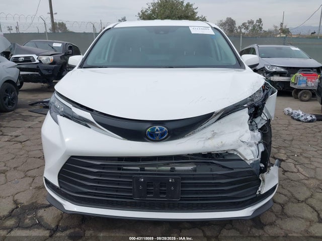5TDKRKEC8RS222356 Toyota SIENNA LE